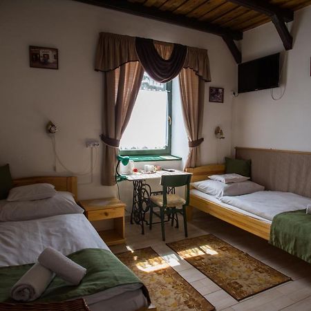 Piros Ponty Panzio Bed & Breakfast Poroszlo Exterior photo