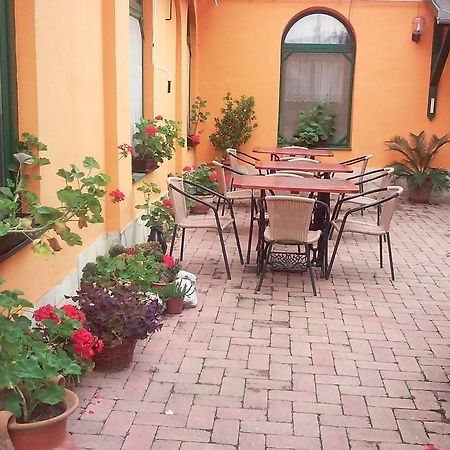 Piros Ponty Panzio Bed & Breakfast Poroszlo Exterior photo