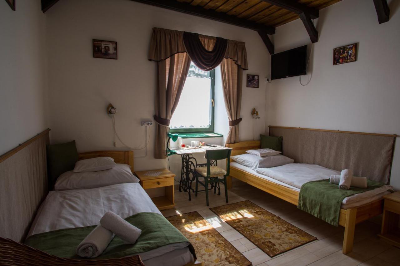 Piros Ponty Panzio Bed & Breakfast Poroszlo Exterior photo